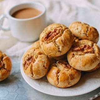 Chinese Walnut Cookies