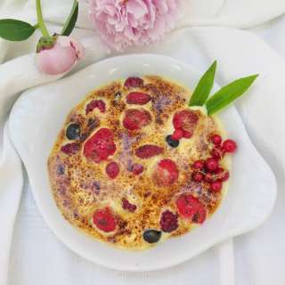 Berry Crème Brûlée with Elderflower