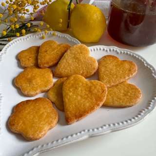 Honey Biscuits with Lemon