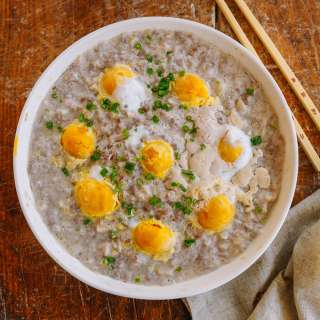 Steamed Pork Patty with Salted Duck Eggs