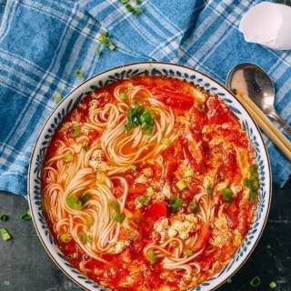 10-Minute Tomato Egg Drop Noodle Soup