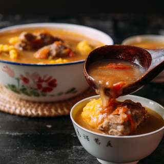 Chinese Pork Bone Soup with Tomatoes, Potatoes & Corn