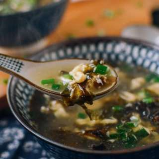 Seaweed Egg Drop Soup (紫菜蛋花汤)