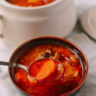 Shanghai-Style Red Vegetable Soup (罗宋汤 - Luo Song Tang)