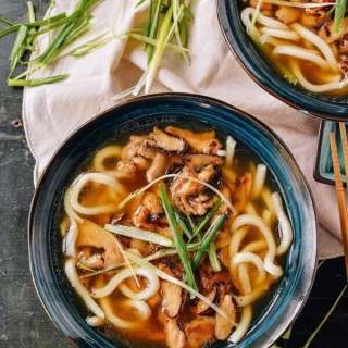 Udon Noodle Soup with Chicken & Mushrooms
