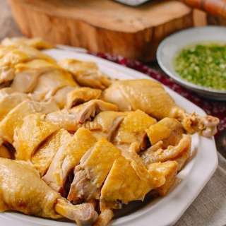 Cantonese Poached Chicken (Bai Qie Ji)