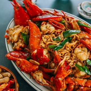 Lobster Noodles (Lobster Yee Mein/E-Fu Noodles)