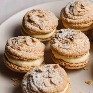 Amygdalota - Almond Meringue Cookies