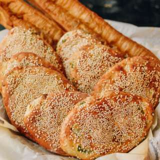 Shanghai Da Bing Sesame Pancake 上海大饼