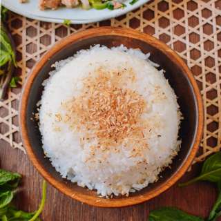 Coconut Rice (Quick & Easy!)