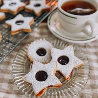Perfect Linzer Cookies