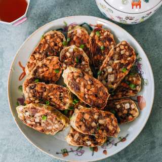 Hakka Taro Roll