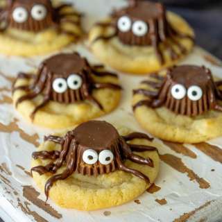 Easy Decorated Spider Cookies