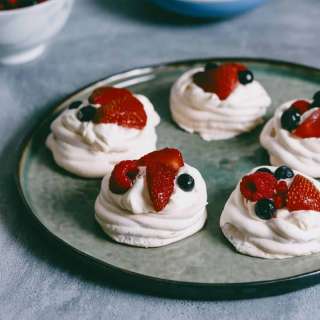 Mini Pavlova Nests