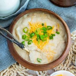 Slow Cooker Loaded Baked Potato Soup