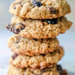 Best Chewy Oatmeal Raisin Cookies