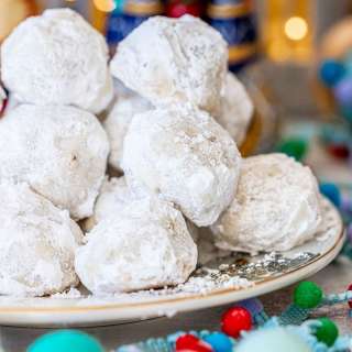 The Best Easy Russian Tea Cakes