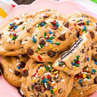Easy Oreo Stuffed Chocolate Chip Cookies