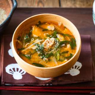 Spicy Pork and Bean Sprout Miso Soup