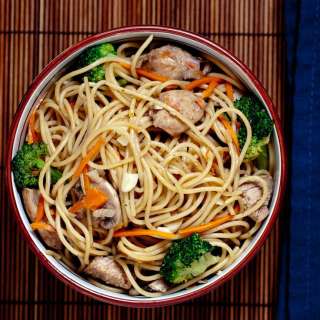 Chicken Chow Mein with Vegetables