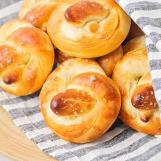 Soft Pretzel Recipe