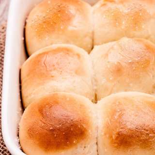 Thanksgiving Recipes | Dinner Rolls