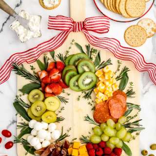 Christmas Charcuterie Board Recipe