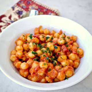 Greek Inspired Chickpeas Cooked in Tomato Sauce