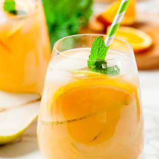Easy Pear Sangria