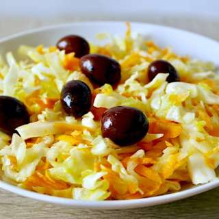 Classic Cabbage and Carrot Greek Salad