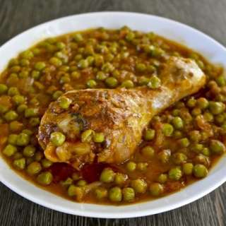 One-Pot Greek Chicken and Peas: Kotopoulo me Araka