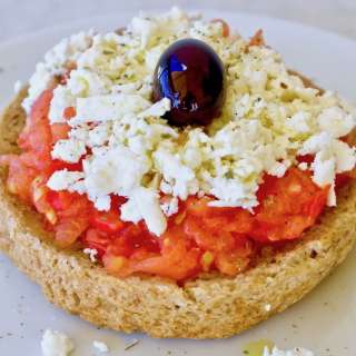 Authentic Cretan Salad: Dakos
