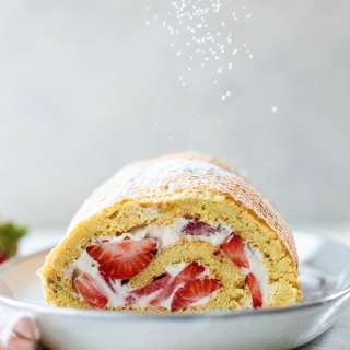 Strawberry Swiss Roll (Brazo de Reina)