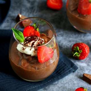 3-Ingredient Easy Chocolate Mousse