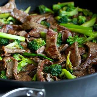 Chinese Beef & Broccoli Stir-Fry Recipe {Skinnytaste Cookbook}