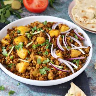 Aloo Keema (Pakistani Ground Beef and Potato Curry)