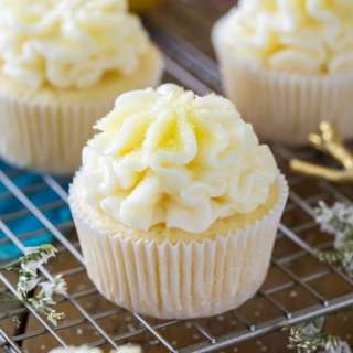 Lemon Cupcakes with Lemon Cream Cheese Frosting