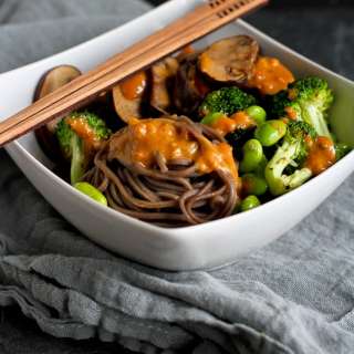 Soba Noodle Bowl Recipe with Vegetables & Peanut Sauce