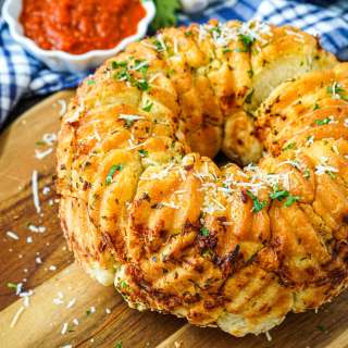 Garlic Pull-Apart Bread