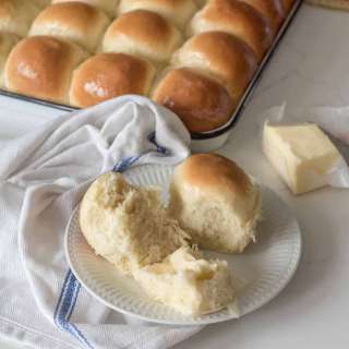 The Best Old Fashioned Dinner Rolls