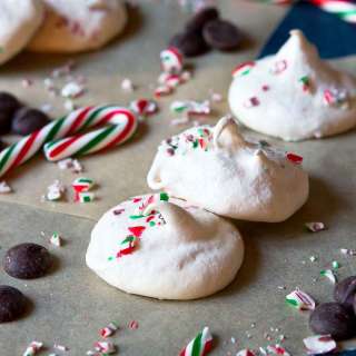 Meringue Cookies {Peppermint & Chocolate Chip}