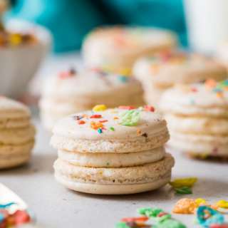 Fruity Pebble Macarons