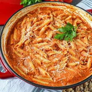 Penne alla Vecchia Bettola (Penne in Tomato Vodka Cream Sauce)