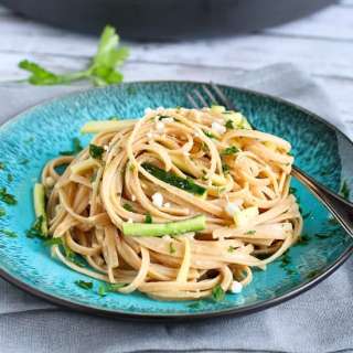 Hummus Linguini with Zucchini