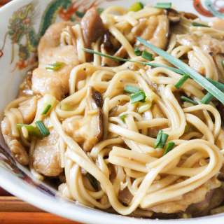 Garlic Pork Lo Mein