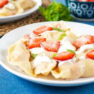 Pierogi z Truskawkami (Polish Strawberry Pierogi)