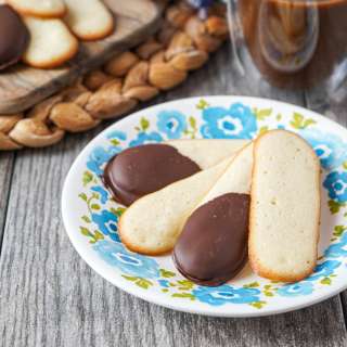 Langues de Chat (French Cat Tongue Cookies)