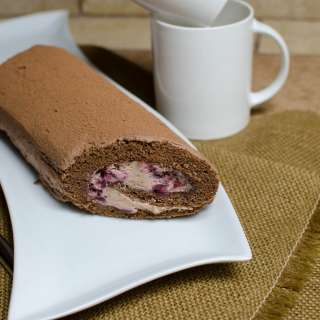 Chocolate Cherry Cake Roll (Drunk)
