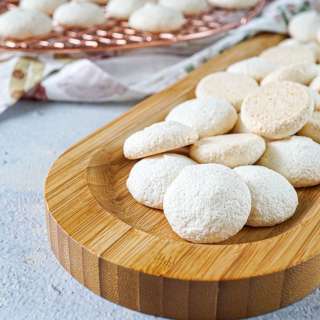 Paciencia Cookies (Filipino Meringue Cookies)