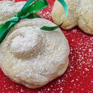 Koleda Leb (Macedonian Christmas Eve Bread)